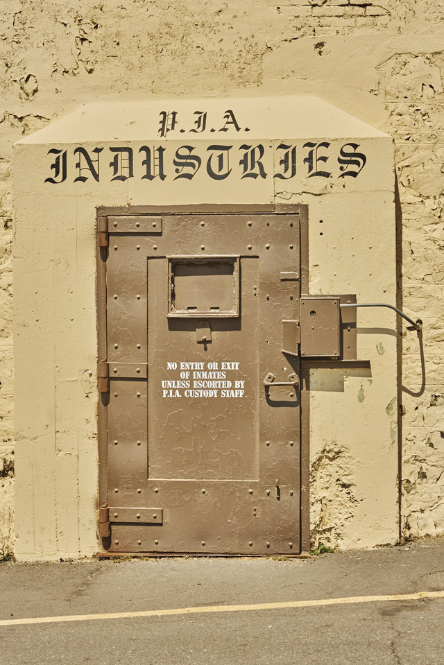Đây là cánh cổng vào lớp học code đặc biệt của các tù nhân ở San Quentin.