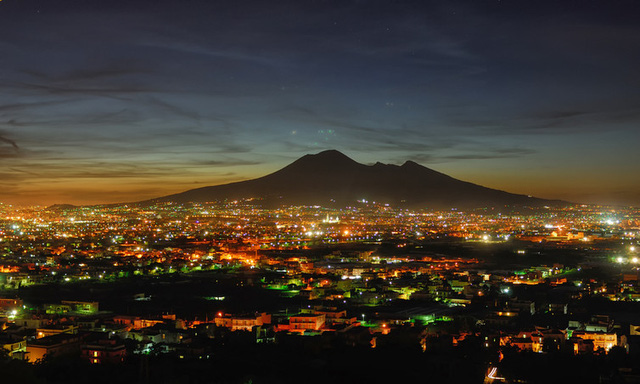 Toàn cảnh núi lửa Vesuvius