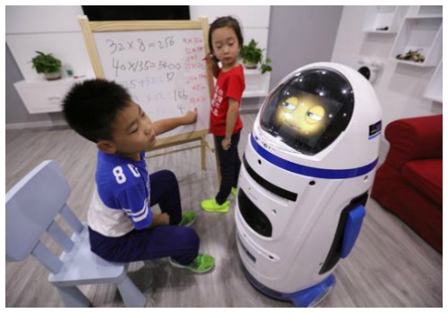 Robot giáo dục Little Chubby.